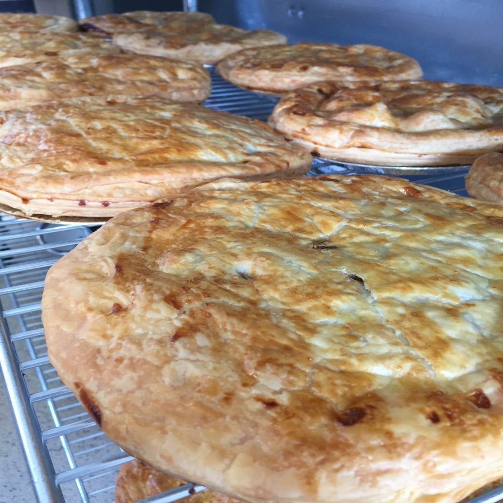 Chicken & Gravy Pie (Feeds 4)